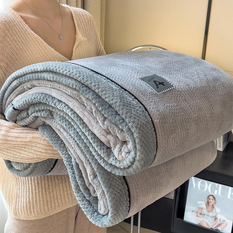 Белый вязаный бархатный плед Мягкий, приятный к коже, теплый флисовый плед Всесезонное многофункциональное стеганое одеяло для сна, дивана