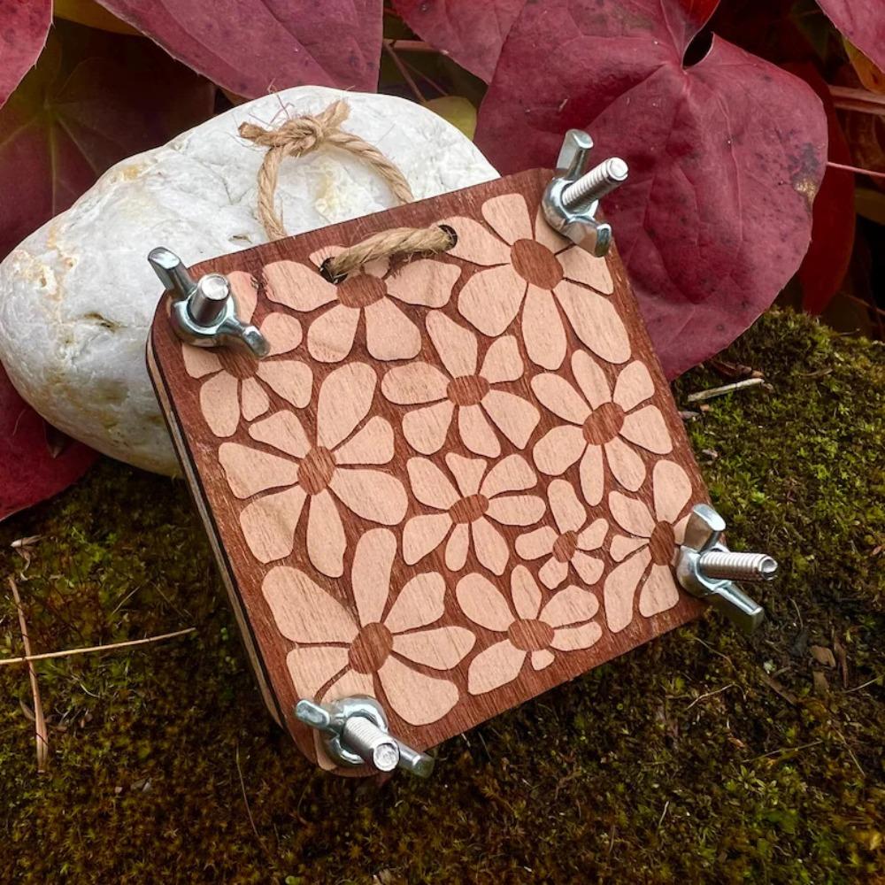 Wooden Pocket Flower Press Creative DIY Plant Specimen Press Keychain Portable Specimen Embossing Device Plant Lover Gift