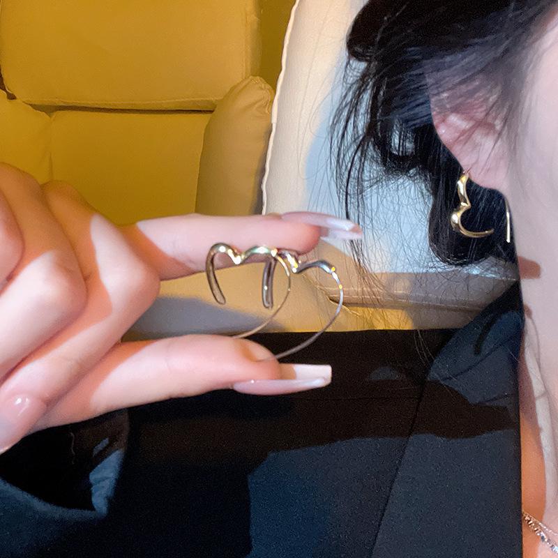 S925 Silver Luxury Niche Peach Heart Earrings - Trendy Cold Style for Women