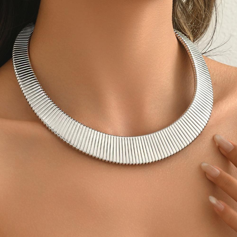 Vintage Chunky Choker Necklace Metal Chain Exaggerated Collarbone Chain  Girls