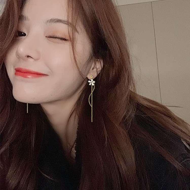 Увеличенные круглые серьги: Уникальный европейский и американский металл, блестящая мода высокого класса для женщин.