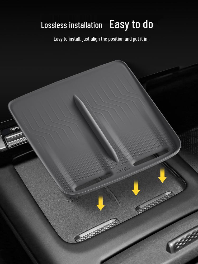 Силиконовая противоскользящая защитная накладка на центральную консоль Zeekr 7X с поддержкой беспроводной зарядки