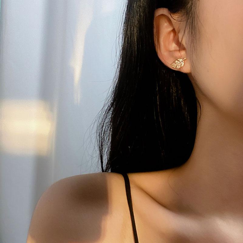 Опавшие листья знают осень, серьги-пусеты с листьями изысканные и маленькие серьги корейская версия темперамент студенческие маленькие серьги нишевые аксессуары