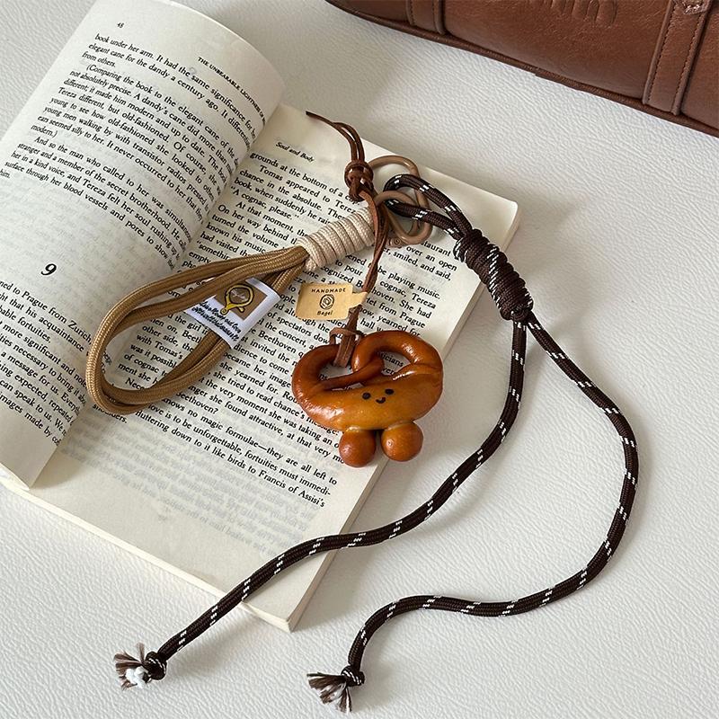 Творческий брелок для ключей в виде хлеба с щелочной водой, симпатичное улыбающееся лицо, плетеная веревка, брелок для рюкзака, украшения, аксессуары, подарки