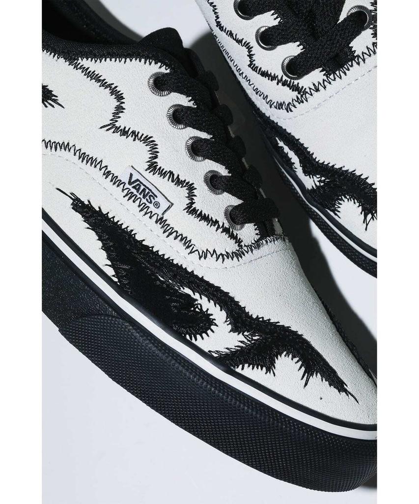 TC32-AJ520 TOGA A Vans Authentic Белый Черный (с Носками Комплект из 2 штук)