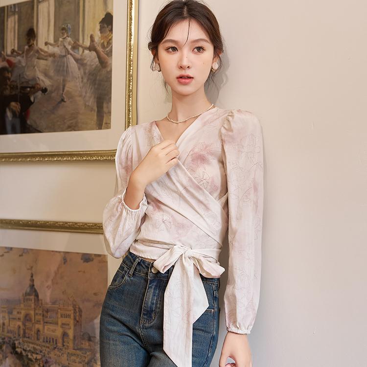 Mishow Рубашка для женщин 2023, осенний винтажный женский пуловер с цветочным принтом во французском стиле, v-образным вырезом и длинными рукавами на шнуровке, MXC41X1281