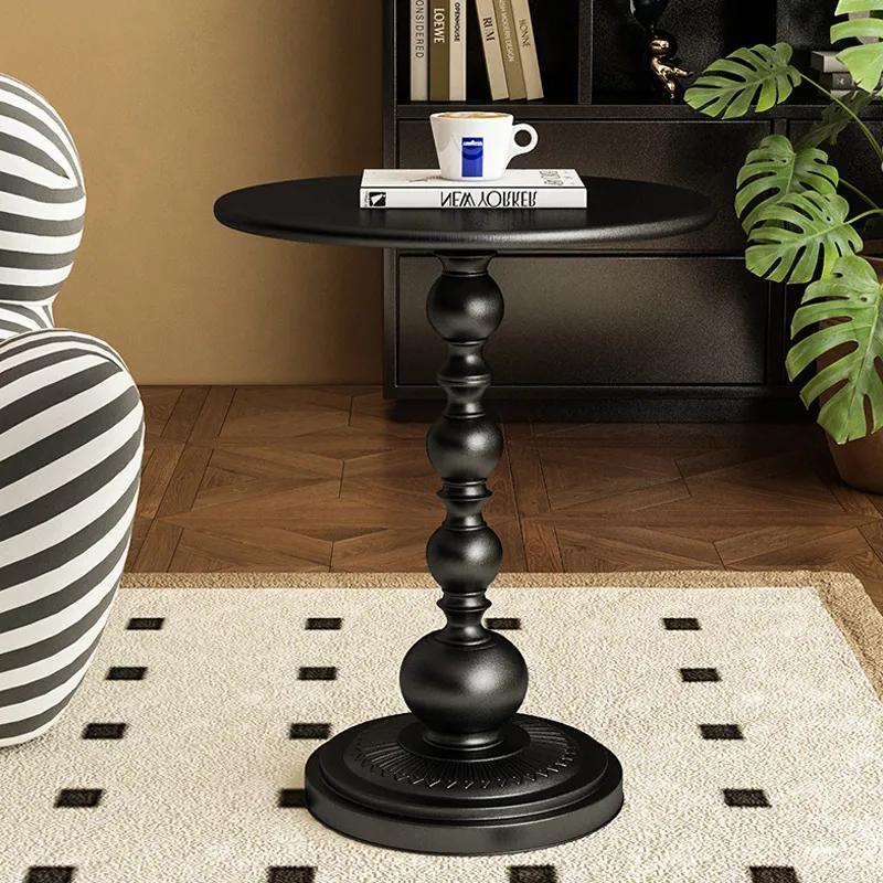 Простой диван Edge Light Luxury Retro Style Маленький круглый столик для балкона Маленький журнальный столик Маленькая угловая тумбочка для гостиной YLE46