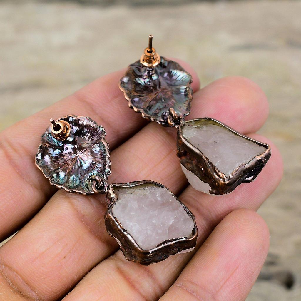Грубые серьги из розового кварца, серьги с драгоценными камнями, медные серьги, изготовленные гальваническим способом, ювелирные изделия ручной работы, подарок для нее, серьги последнего дизайна