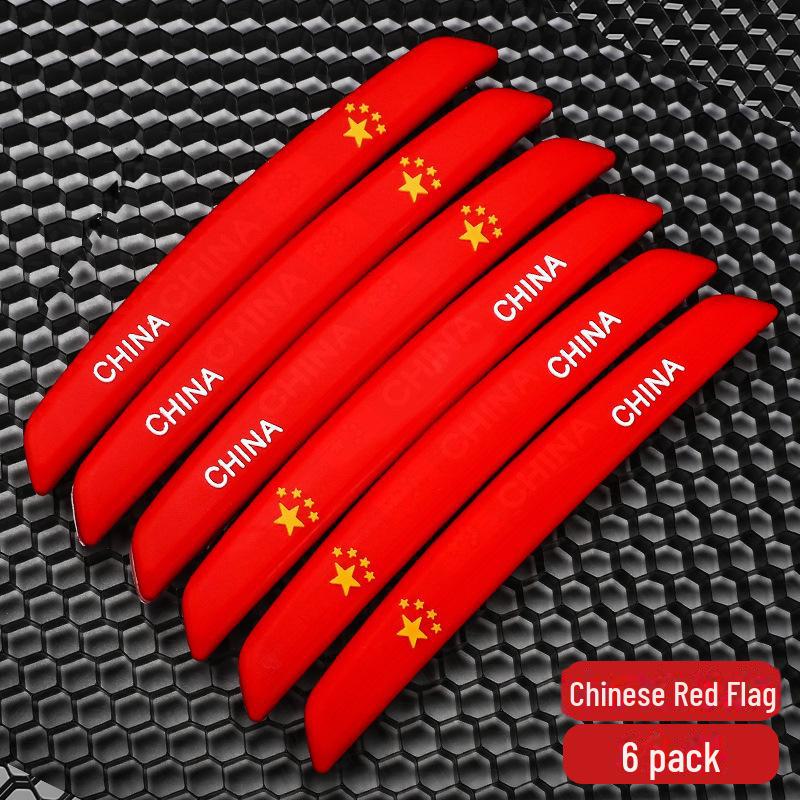 Накладки на пороги дверей, защитные дуги, наклейки на зеркала заднего вида и предметы декора.