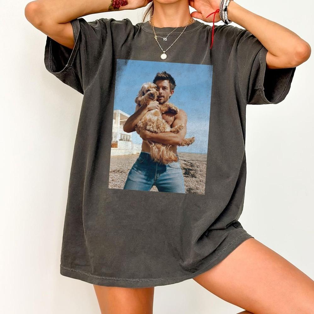Jonathan Bailey T-Shirt, Jonathan Bailey Sexiest Man Alive 2025 Shirt Unisex T-Shirt