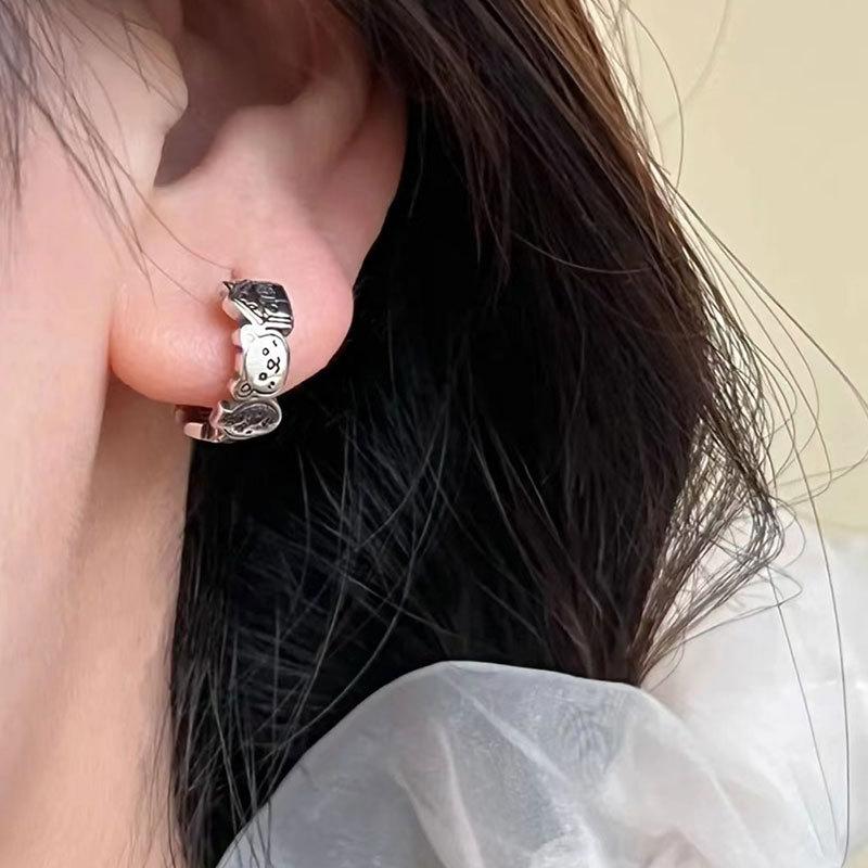 Серьги в корейском стиле Ins Style Персонализированные тайские универсальные медвежьи пряничные человеческие пуговицы для ушей Тайские универсальные старые серьги