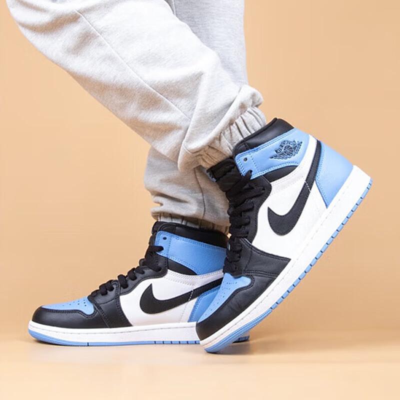 Детские кроссовки Air Jordan 1 Retro High OG GS UNC Toe Blue University-Blue Black FD1437-400