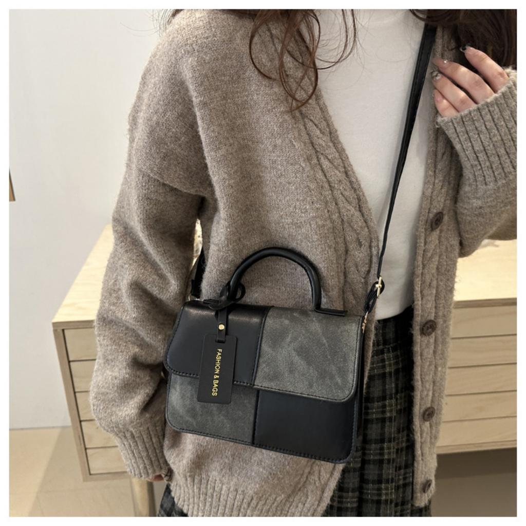 Small Handbag with Niche Design for Women, Winter New Fashionable Commuting Small Square Bag with High Aesthetic Sense, Shoulder Bag