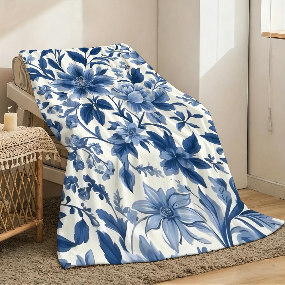 Blue and white porcelain Throw Lightweight 240g Flannel Blanket Soft Skin-friendly for Summer Cooling