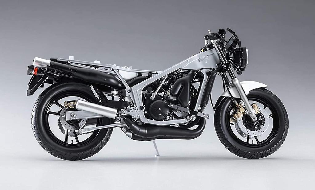 Hasegawa 1/12 Серия мотоциклов Suzuki RG400 Gamma Ранняя модель Пластиковая модель BK9