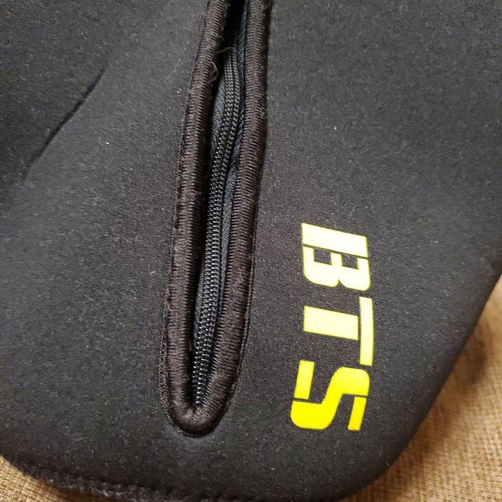 [USED] BTS V Taehyung V Pipmon AmiBomb Case Pouch