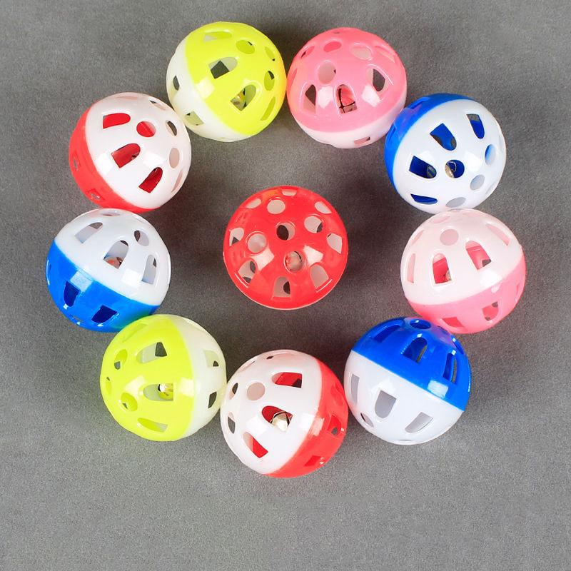 Игрушка для кошки мяч со звонким колокольчиком интерактивная игрушка для кошки разноцветный пластиковый полый игрушечный мяч товары для питомцевУпаковка из 3 мячей