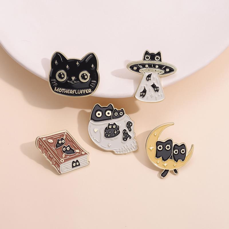 Cute Cats Enamel Pins Custom MOTHERFLUFFER Alien Cat Brooches Lapel Badges Cartoon Animal Jewelry Gift for Kids Friends