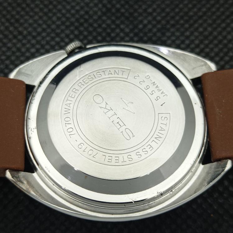 Б/У РЕДКИЕ ВИНТАЖНЫЕ SEIKO 5 AUTO 7019A ЯПОНИЯ МУЖСКИЕ ЧАСЫ С КРЕМАТЫМ ЦИФЕРБЛАТОМ 621a-a413409-2
