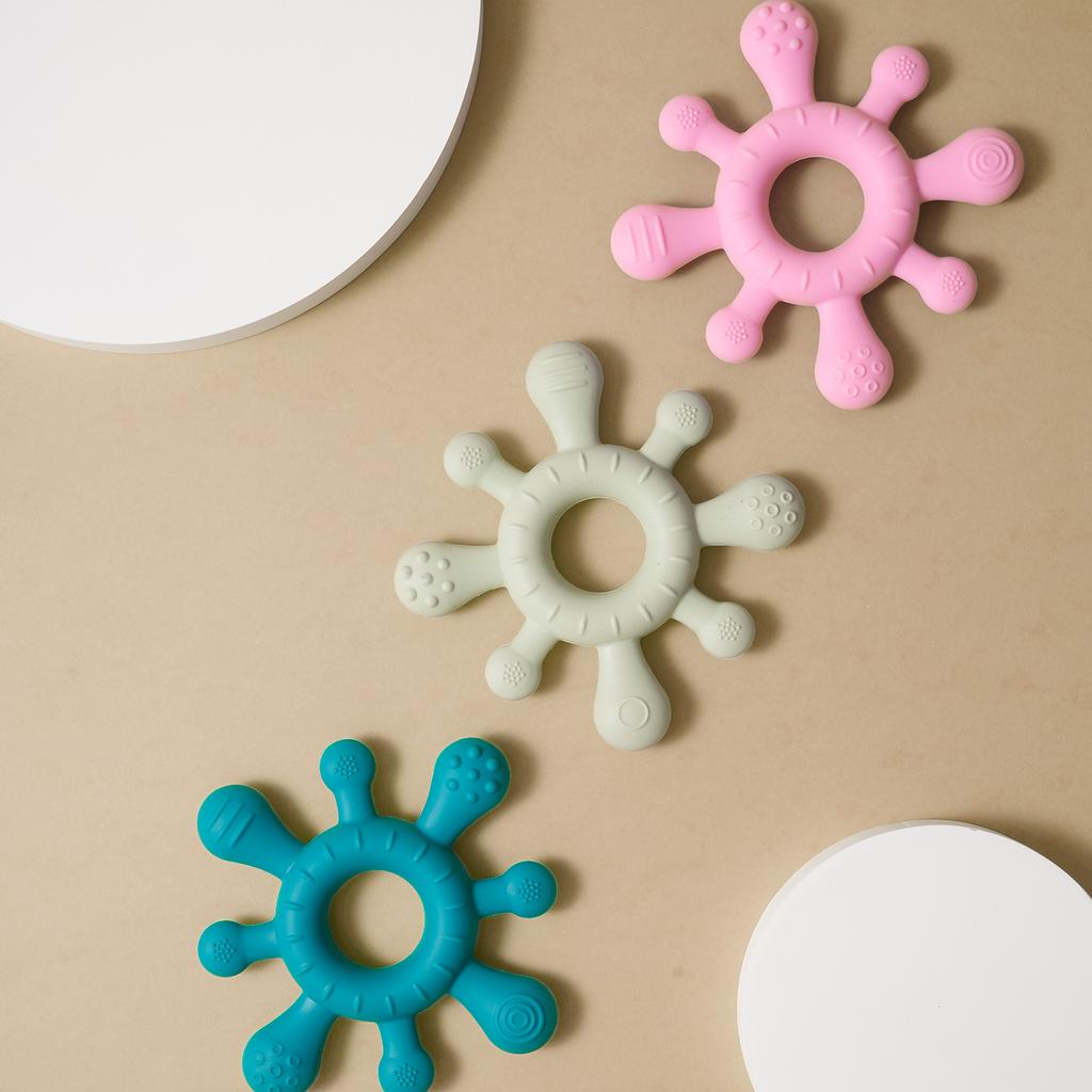 Color Kids 1PCS Baby Silicone Toys Cartoon Teething Toys Toddler Chewing Toy Training Molar Sensory Toys Newborn Accessories