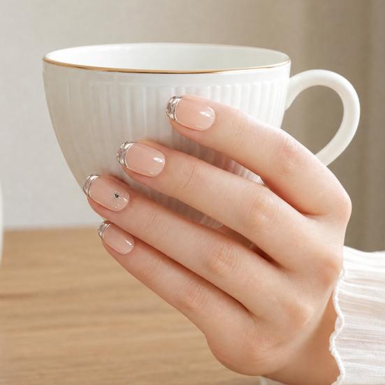 24Pcs Short Oval Press on Nails for Women, Silver-color Tip Rhinestone Star Glue on False Nails, Removable Stick-on Fake Nails Decoration