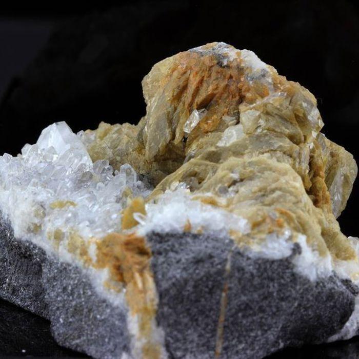 Sidérite et Quartz 810.3 carats