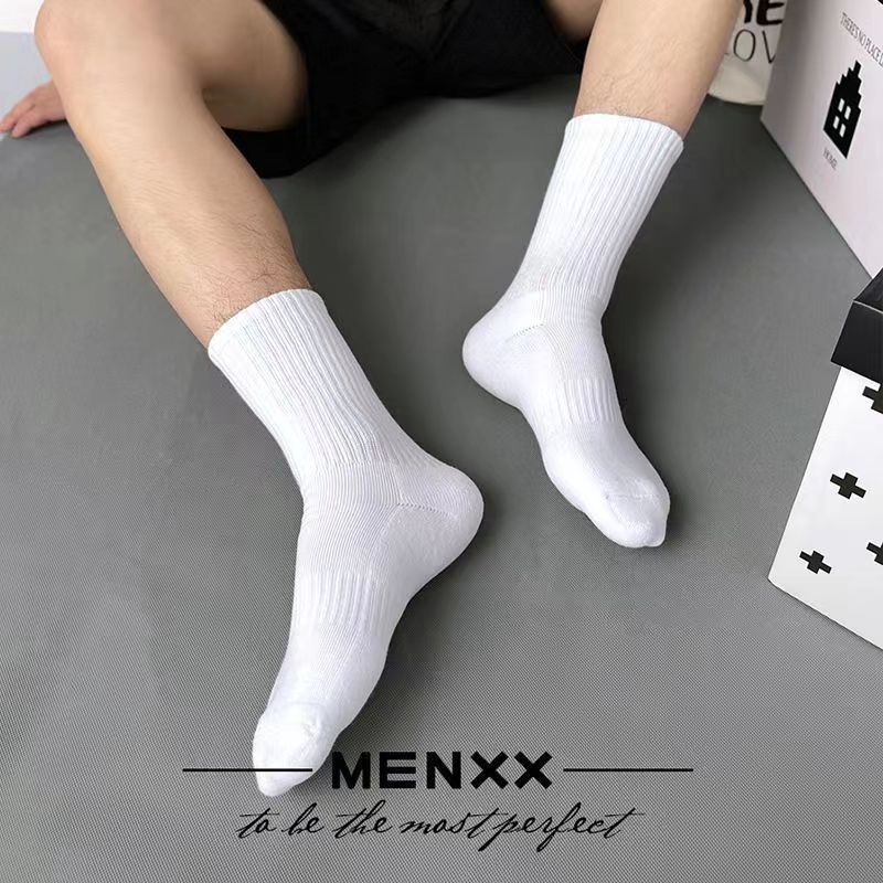 BMW Autumpure coloreasiest for match black and white men's and women's sports high stockings casual cotton soft men's socks zhuji socks wholesale