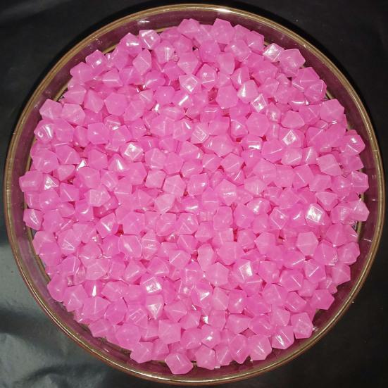 200Pcs Luminous Pebble Beautiful Good Glowing Effect Durable Glow In Dark Rhombus Artificial Stone