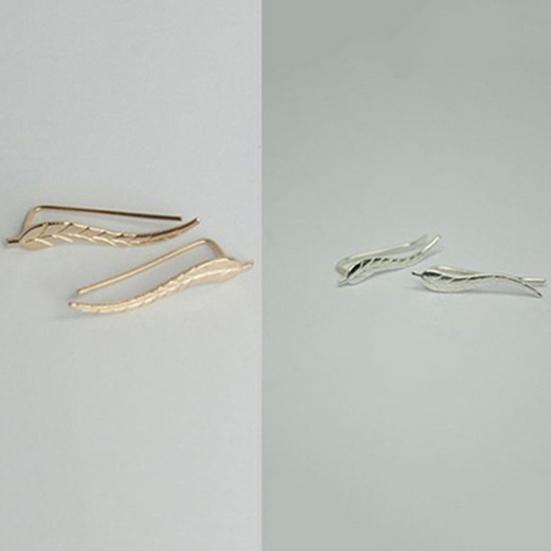 1 пара изысканных серег-гвоздиков в форме листа