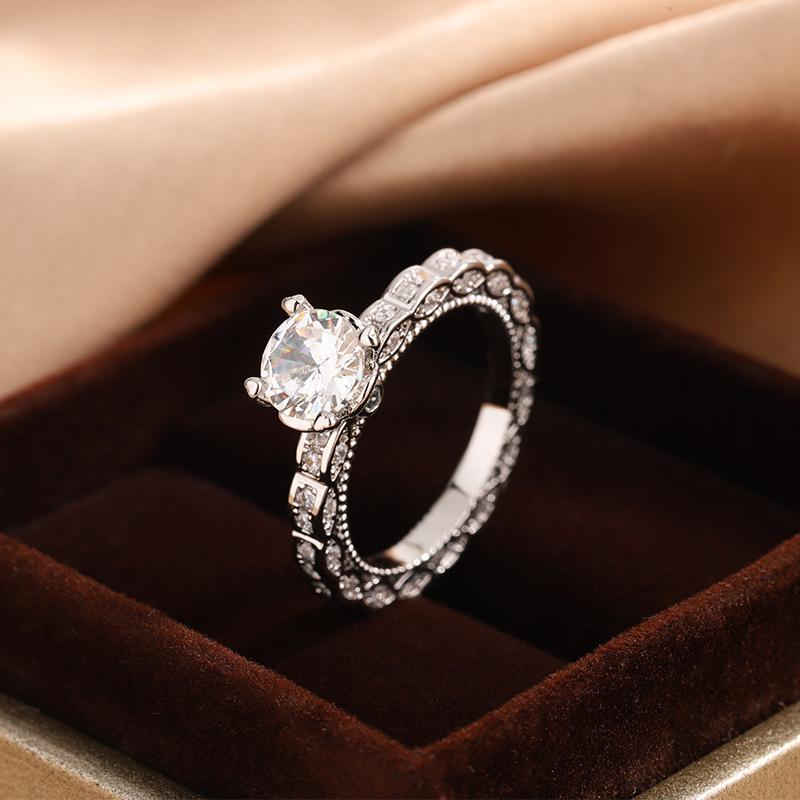 925 Silver Plated Classic White Zircon Four-Prong Ring for Women, Wedding Engagement Anniversary Jewelry Gift.