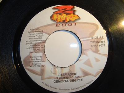 7-дюймовая пластинка SWADE & TAZ / GENERAL DEGREE - Wine Girl Wine / Step Aside SHAR0076 2 Hard 2001 2001 Ямайка Регги, Ска и Даб Б/У
