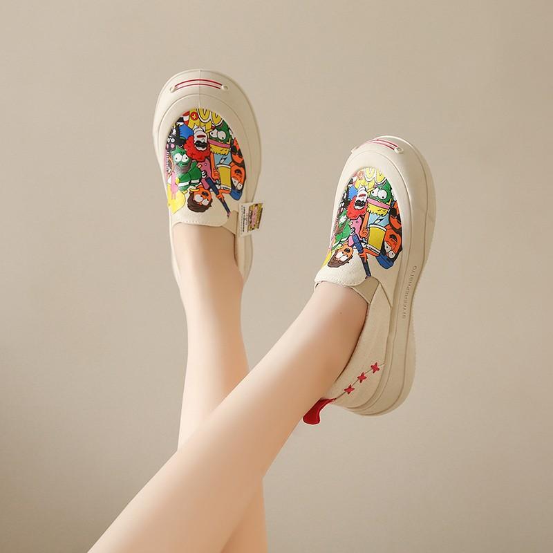 Женские кроссовки Slip On, парусиновые туфли Slip On, модные парусиновые кроссовки с мультяшным принтом и граффити для женщин, нескользящие мокасины на плоской подошве, повседневная парусиновая обувь