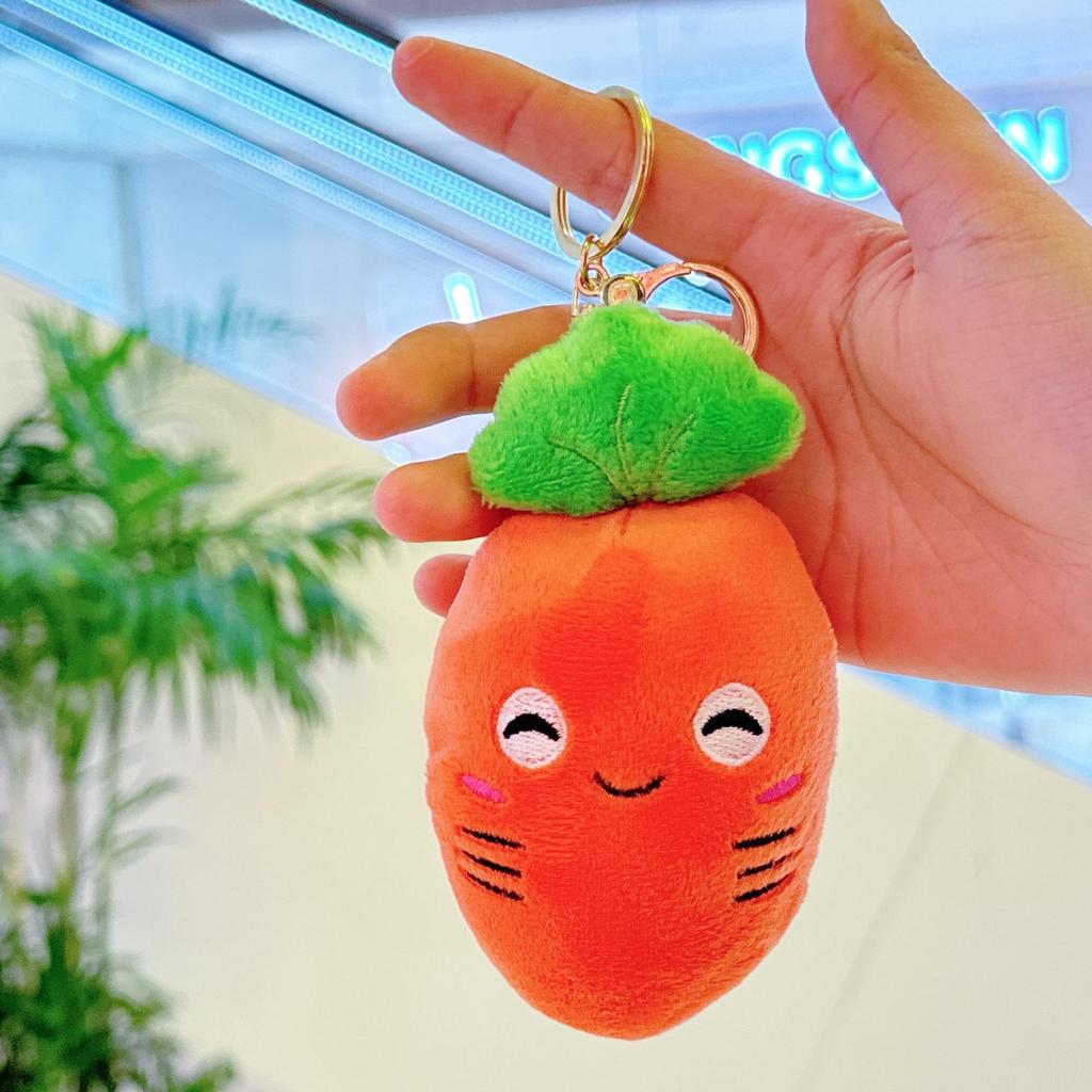 Мультяшный плюшевый кулон-морковка: Милая кукла-шарм для сумки в виде овоща