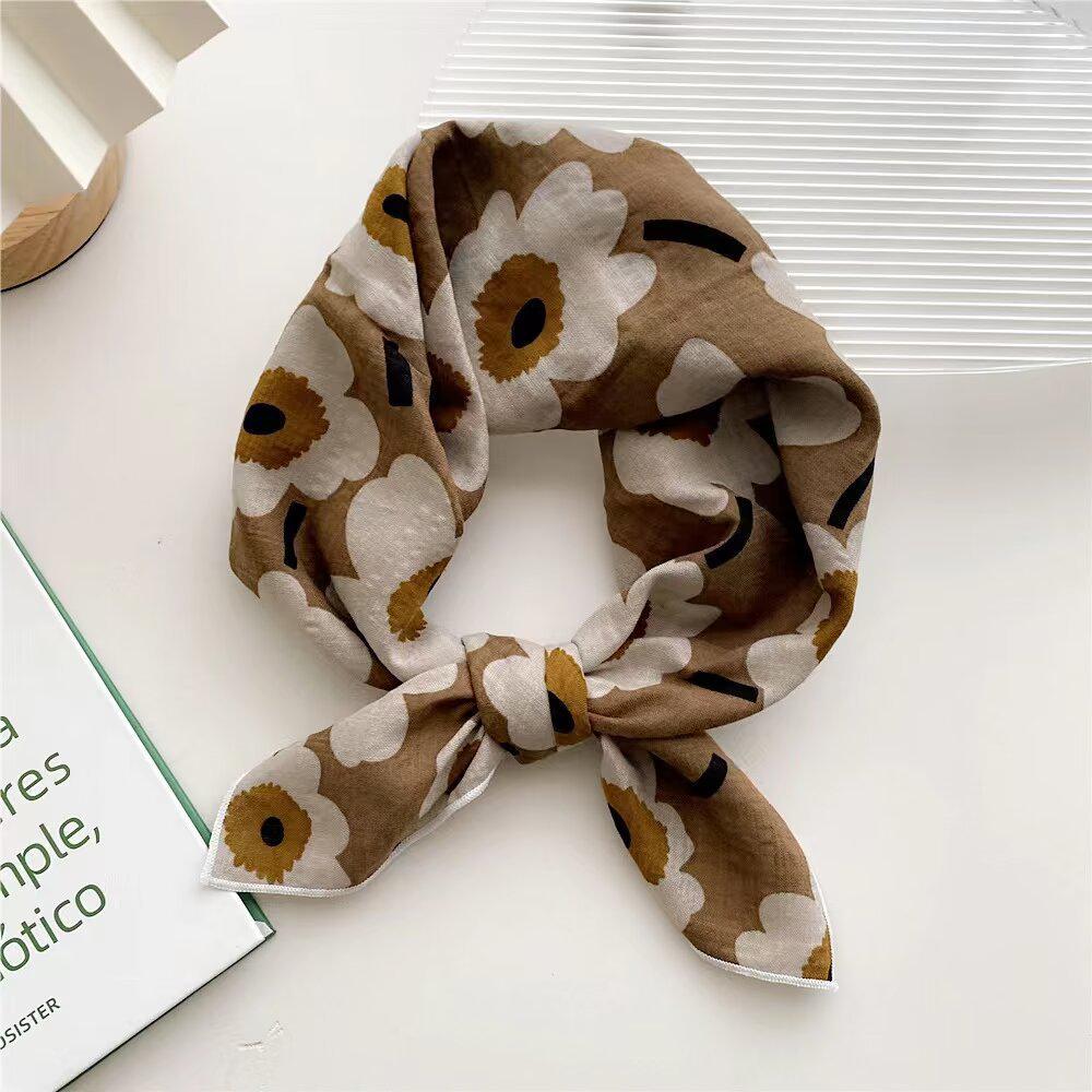 Retro Green Floral Small Silk Scarf - Korean Style Women's Versatile Autumn/Spring Accessory, Thin Square for Neck or Headband