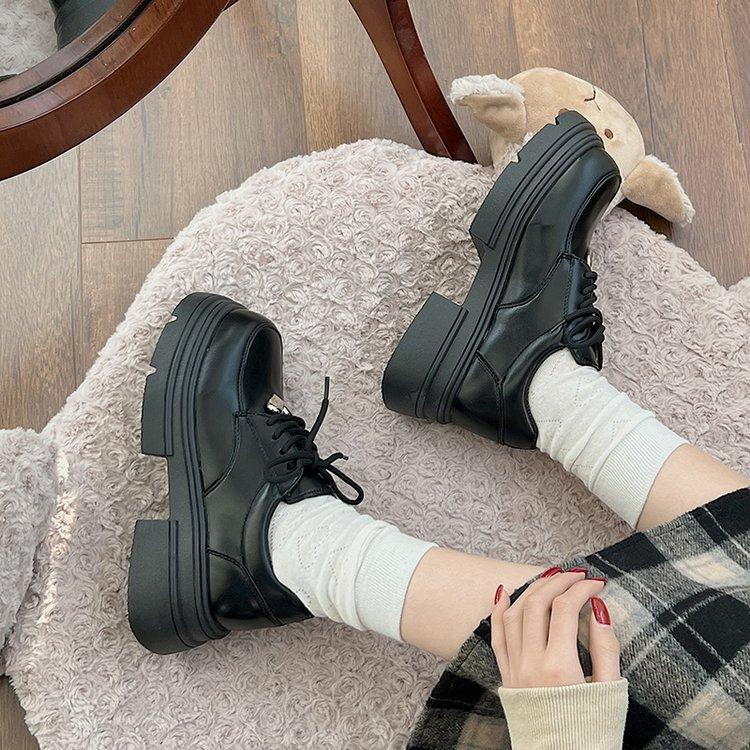 Универсальные черные туфли на шнуровке в британском стиле на платформе, женские, новые осенние туфли 2024 года на толстом каблуке с юбкой в стиле ретро