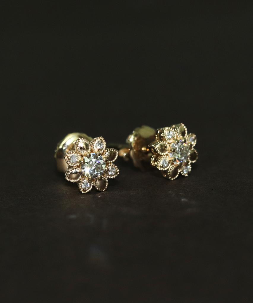 Anz Chemistry Lace Bloom Lab Diamond Earrings