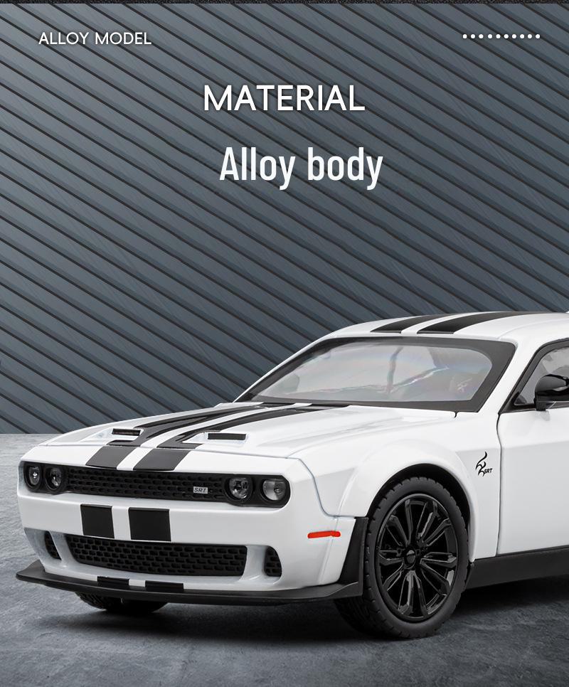Цзяе 1:22 Dodge Hellcat Demon Eye Модель легкосплавного автомобиля со звуком, светом и инерционными амортизаторами на всех четырех колесах