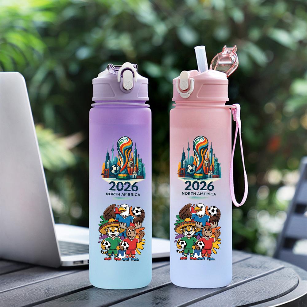 Кубок мира по футболу FIFA 2026 Водяная кружка Большая емкость Уличная портативная бутылка для питья с веревкой Подарок для мальчиков и девочек Бутылка для воды для фанатов футбола