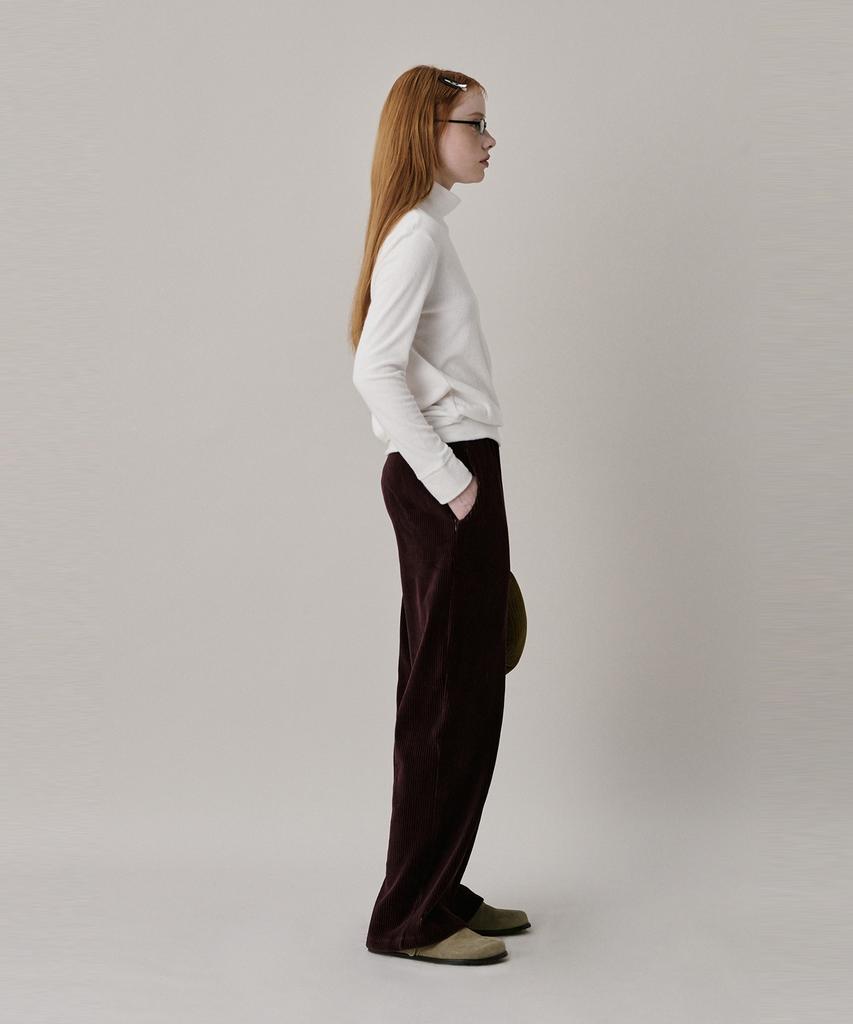JUNEJUNE SPACE New Logo Basic Turtleneck T-Shirt_White