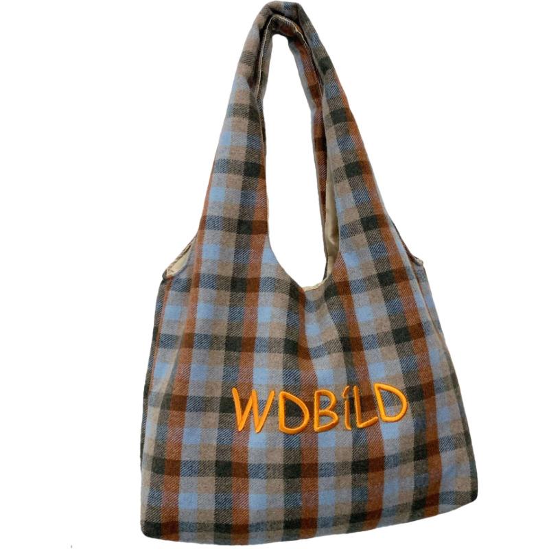 College Style Retro Woolen Tote Bag Large Capacity Letter Embroidered Shoulder Bag College Student Class Versatile Tote Bag