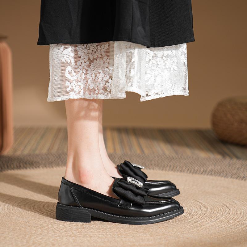 Модные туфли с острым носком, женские, шелковые, с бантом и стразами, оксфорды, женские, на низком толстом каблуке, плоские кроссовки, женские, офисные, нарядные, лоферы