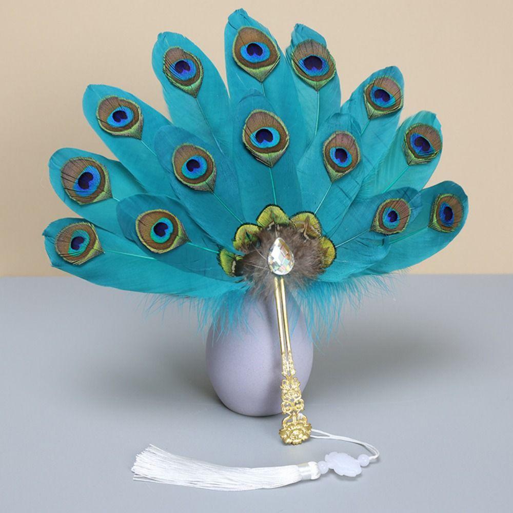 Изысканный веер из перьев с жемчугом, креативный веер из павлиньих перьев ручной работы, красочный декоративный веер для косплея, ремесленный веер для свадебной вечеринки