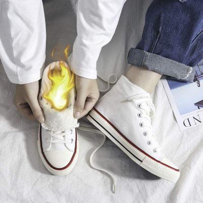 Осень и зима новая бархатная парусиновая обувь женская 2025 трендовая инс уличная обувь с высоким верхом студенческая две хлопковые туфли универсальная обувь для скейтборда