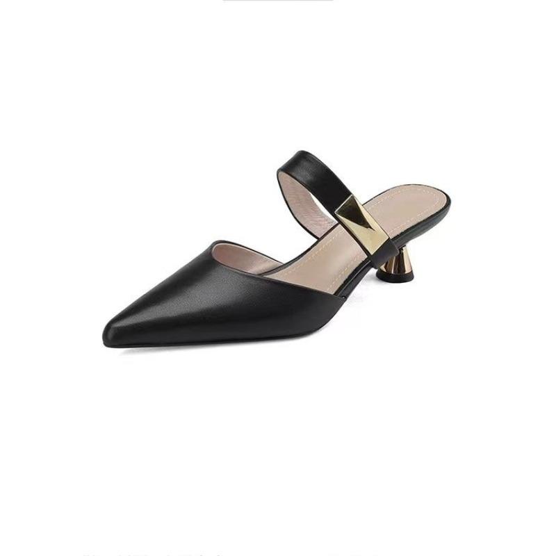 Модные женские сандалии с острым носком 2025 лето новые полушлепанцы с металлической пряжкой и сандалии на тонком каблуке