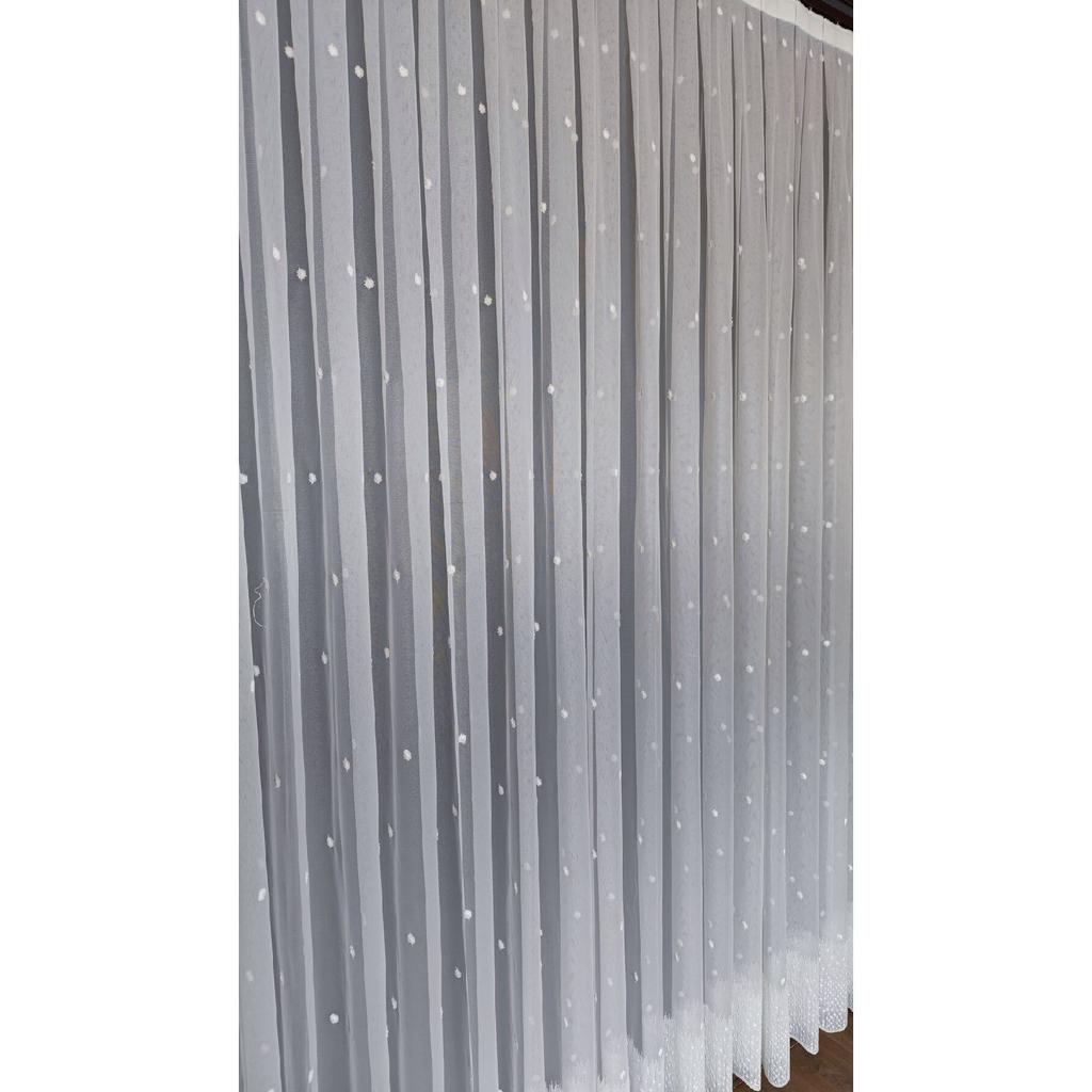 Греческий фон, рассыпанная вышивка, роскошный узор, 1/3, закрытая складка, тюлевая занавеска цвета экрю, без морщин, юбка со свинцовой тканью, не требующая глажки