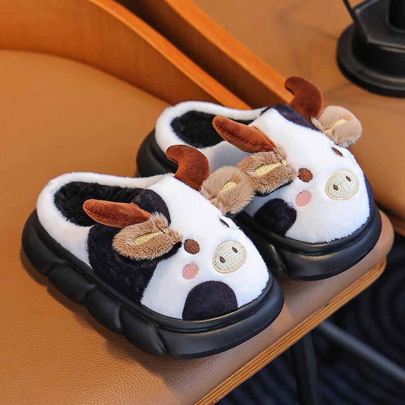 Autumn and winter children's cotton slippers, cow fur slippers, fashionable home warm plush cute maternity shoes for winter