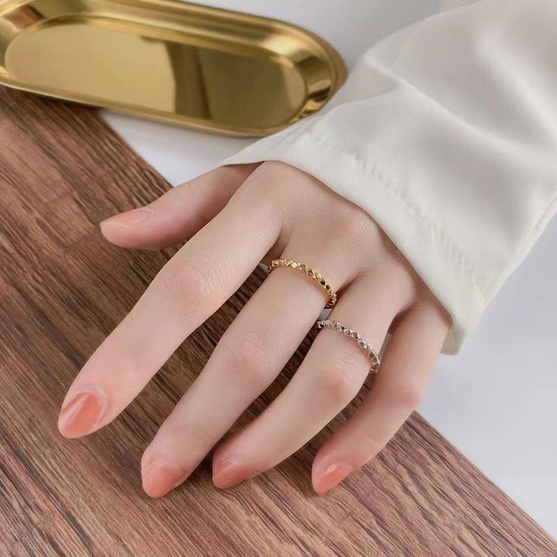 Несколько колец Женский дизайн ручной работы Геометрическая режущая поверхность Ромб Маленький квадрат Открытое кольцо на указательный палец