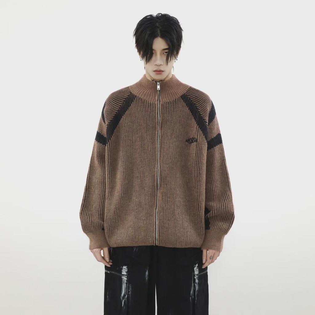 Американский ретро полосатый кардиган с высоким воротником для мужчин - Контрастный цвет, вязаный дизайн, и идеально подходит для пар.