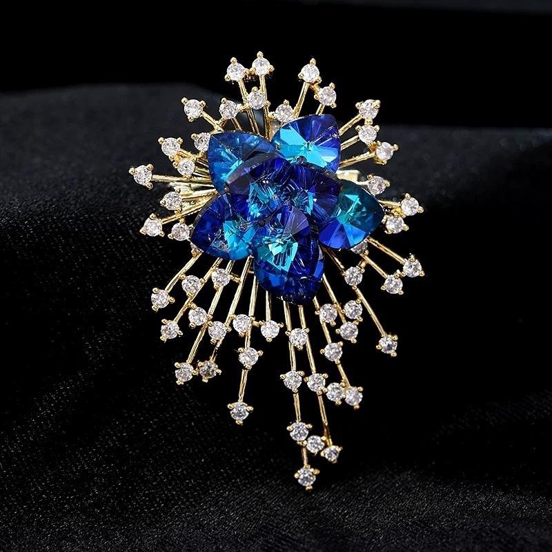 Luxury Gold Plated  Flower Brooch With Sparkling Cubic Zirconia For Wedding Party Daily Wear Elegant Ladies Gift