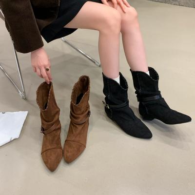 Ретро матовая кожа острый носок плиссированные ботильоны 2025 новые одинарные ботинки внутренняя высота увеличение короткие западные ковбойские сапоги женские